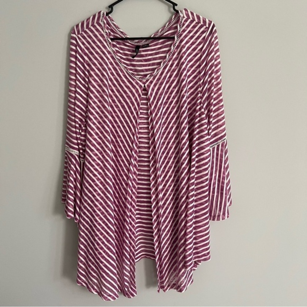 New Directions Fuchsia & White Striped Bell Sleeve Blouse 🌸✨